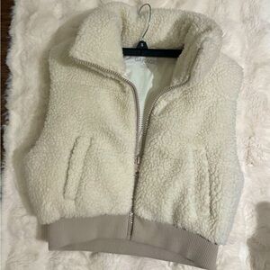 GARAGE  Mini Puff Teddy Vest size S